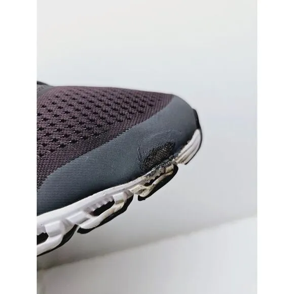 OnCloud Men's Size 10 Running Shoes