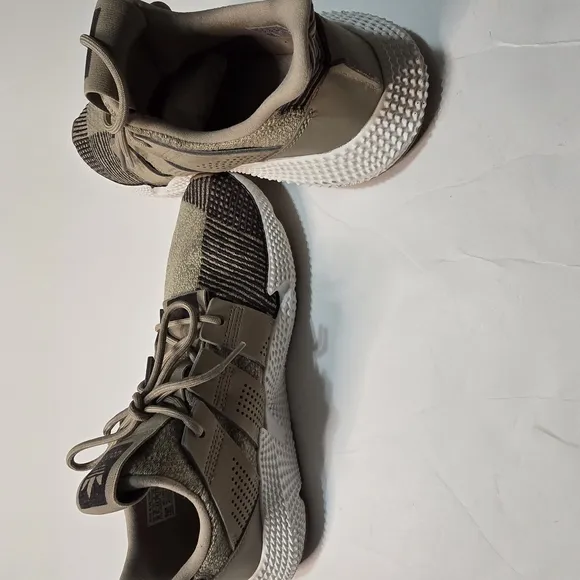 Original Adidas Tan and Brown Athletic Mens Shoes Basketball Resort Relax Fun