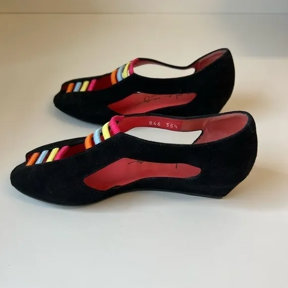 Pas De Rouge Suede Peep Toe Sandals. Excellent Condition. Size 5.5