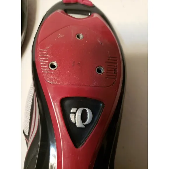 Pearl Iizumi Womens Cycling Shoes Size 41 (US 8.5 )  SPD Cleats Compatible EUC!!