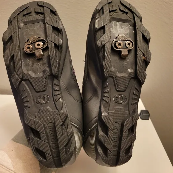 Pearl Izumi Black Purple Cycling Shoes