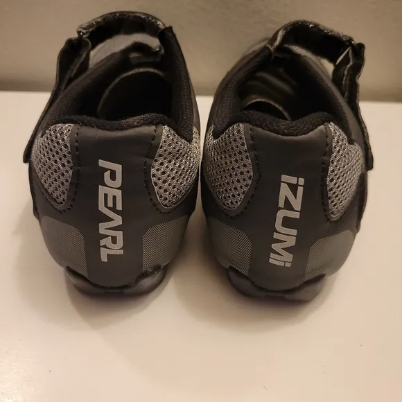 Pearl Izumi Black Purple Cycling Shoes