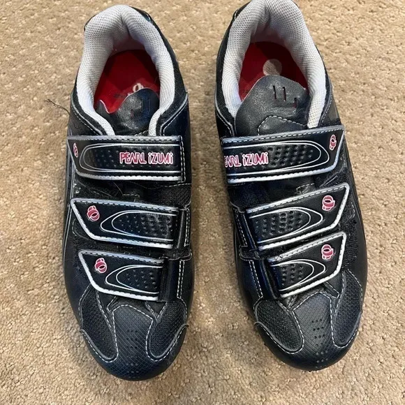 Pearl Izumi Cycling Shoes with Clips