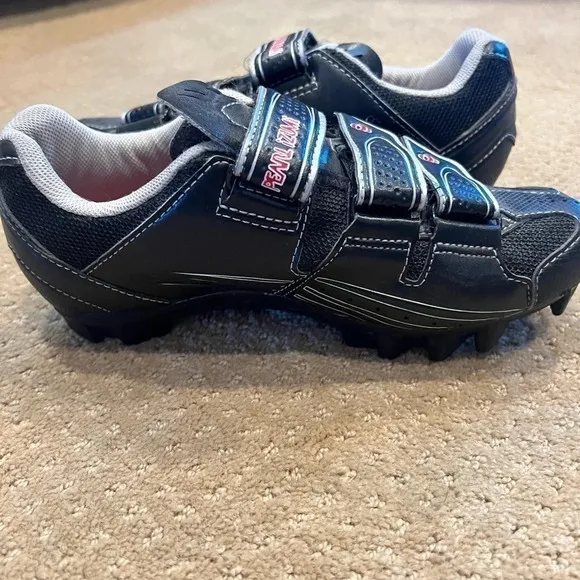 Pearl Izumi Cycling Shoes with Clips