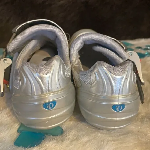 Pearl Izumi cycling shoes 6.5 (3877W)