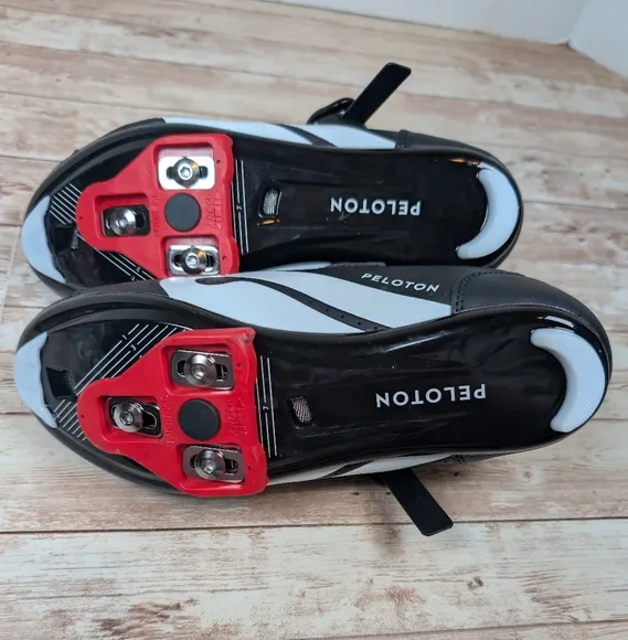 Peloton Bike &amp; Bike Cycling Shoes Red Black White Unisex Size 38 Like New Size 8