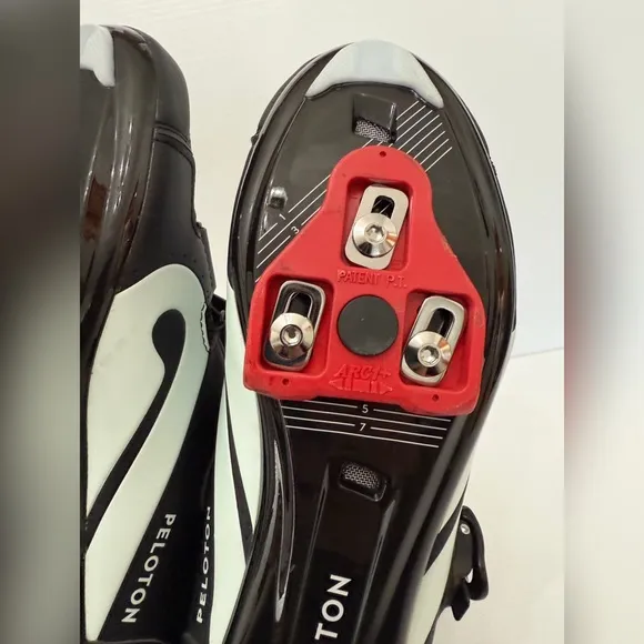 Peloton Black and Red Cycling Shoes w Clips - 42