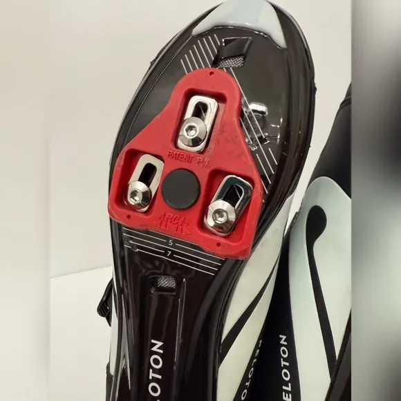 Peloton Black and Red Cycling Shoes w Clips - 42
