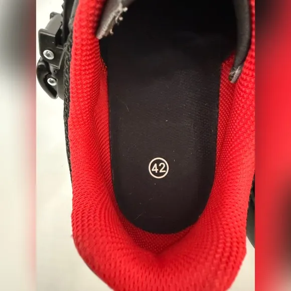 Peloton Black and Red Cycling Shoes w Clips - 42