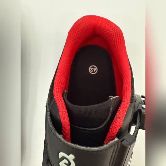 Peloton Black and Red Cycling Shoes w Clips - 42