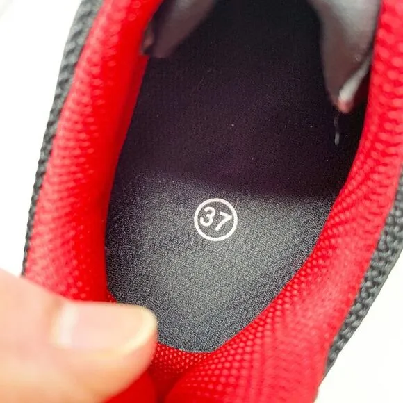 Peloton Black/Red Clip in Cycling Shoes Size EU 37 Adjustable Hook &amp; Loop Straps