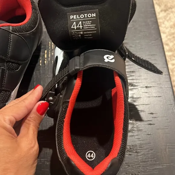 Peloton Cycling men’s Biking Black Leather Shoes Size 44/ U.S. 10