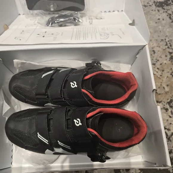 Peloton Cycling Shoes With Dclip