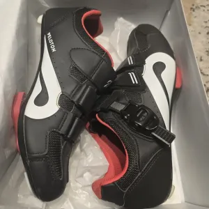 Peloton Cycling Shoes With Dclip