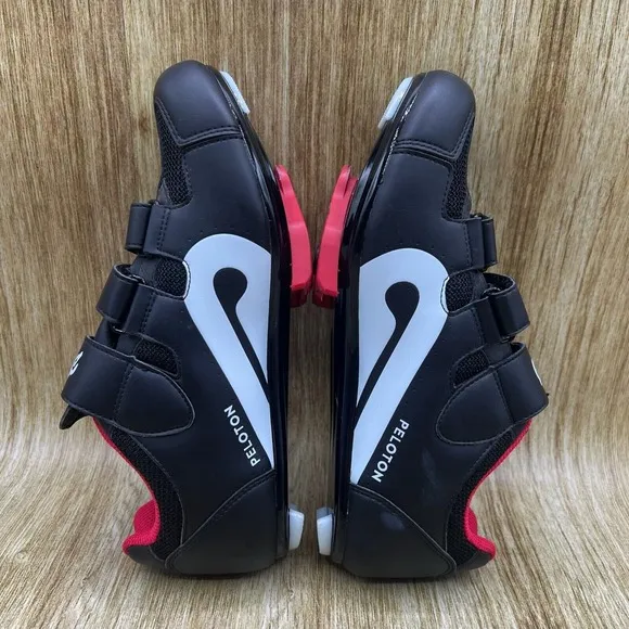 Peloton Cycling Women's Size 9 EU 40 Black Red Leather Cleats Athletic Shoes