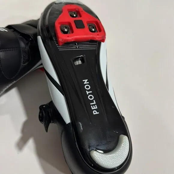 Peloton Athletic Cycling Shoes Mens Black Red Hook and Loop EUC
