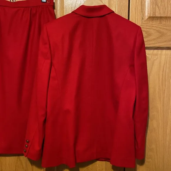 Pendleton Vintage wool red 2 piece suit jacket and skirt jacket size 6 skirt 8