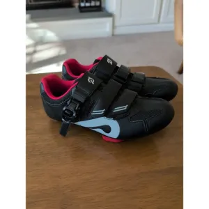 Perfect Peloton cycling bike shoes with look delta cleats EU 37 US women's 6
