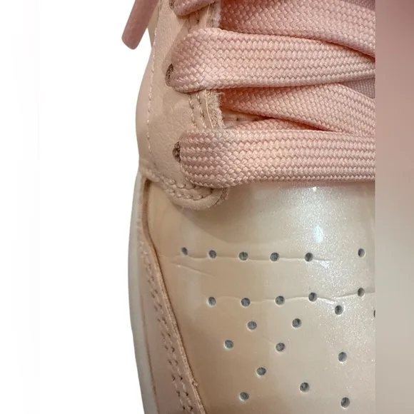 Pink Air Jordan 1 Mid SE Basketball Sneaker Shoes Women 8 EUC