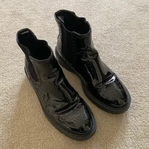 Prada Patent Leather Chelsea Chukka Platform Boots in Black Size 35.5