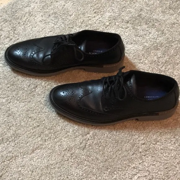 Preowned Men’s Cole Haan Grand 360 black wingtip shoes - NO box - 10.5