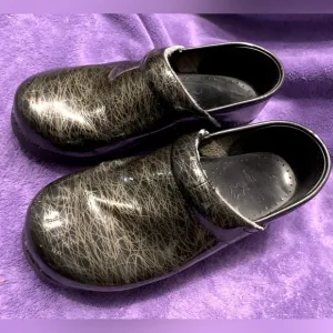 Professional Dansko Scribble Black &amp; Silver Pattern Clogs, size 38, Nurse, EUC