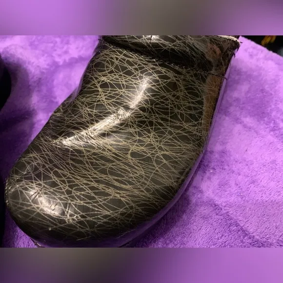 Professional Dansko Scribble Black &amp; Silver Pattern Clogs, size 38, Nurse, EUC