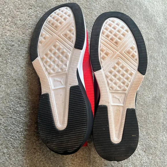 Puma Retaliate block athletic running shoes