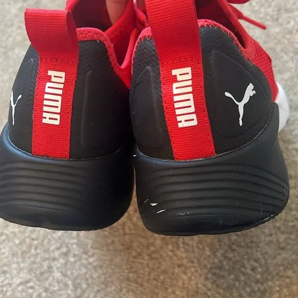 Puma Retaliate block athletic running shoes