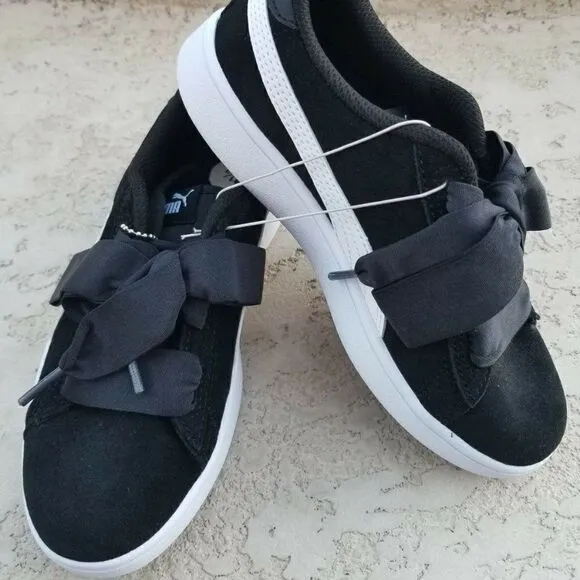 PUMA Smash V2 Ribbon Girls Suede Shoes in Black/White Size 12.5