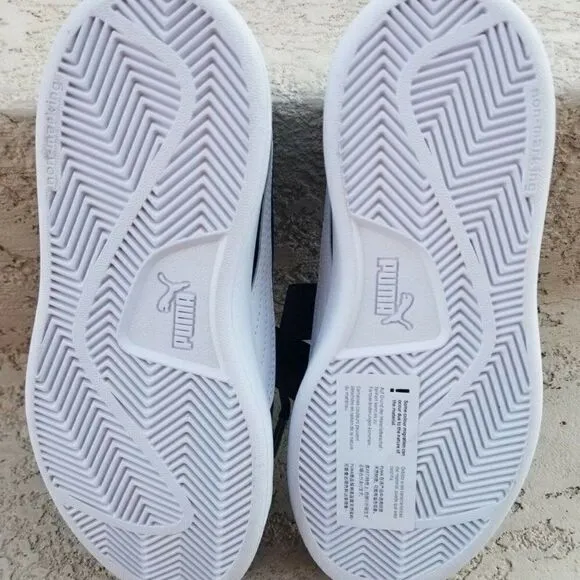 PUMA Smash V2 Ribbon Girls Suede Shoes in Black/White Size 12.5