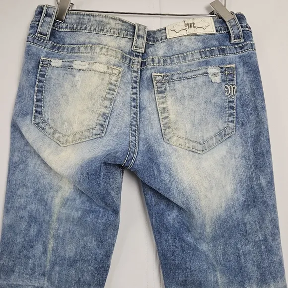 Rare hard to find Miss Me stone wash embroidered skinny jeans size 27