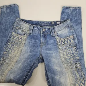 Rare hard to find Miss Me stone wash embroidered skinny jeans size 27