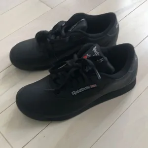 Reebok Classic Youth Princess Trainers Lace Up Sneaker Shoes Black Kid Size 5.5