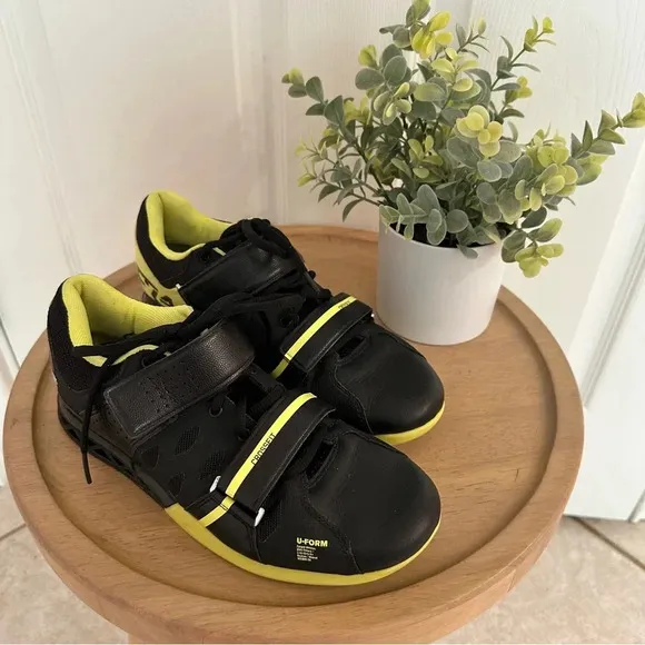 REEBOK ~ Women’s CrossFit 74 shoes w/shoelace and double velcro straps size 7.5