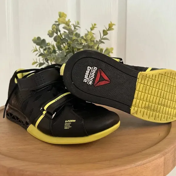 REEBOK ~ Women’s CrossFit 74 shoes w/shoelace and double velcro straps size 7.5