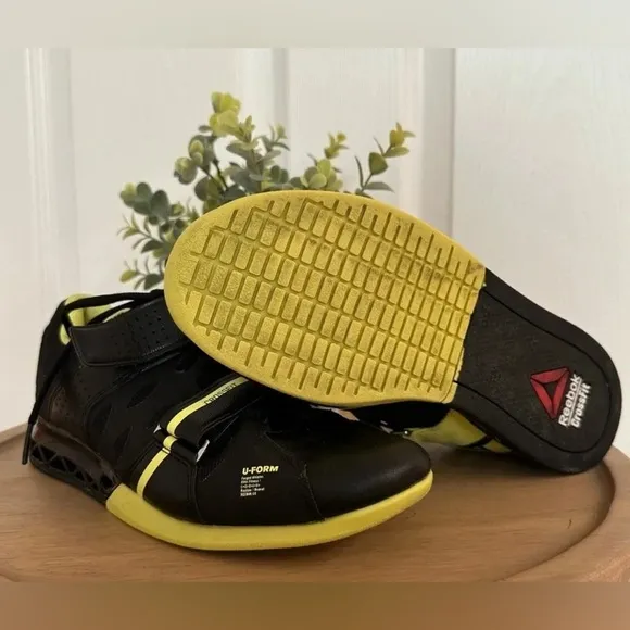 REEBOK ~ Women’s CrossFit 74 shoes w/shoelace and double velcro straps size 7.5