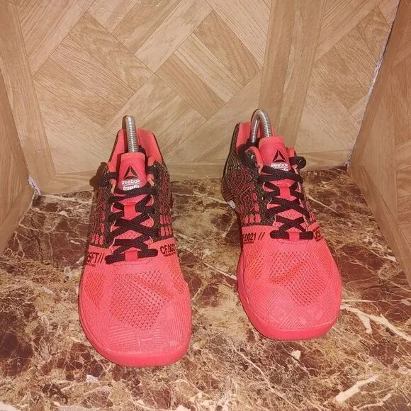 Reebok women's Crossfit CR5ft training shoes red size 8.    A76