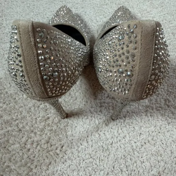 Reiss Marilyn Crystal Pointed Toe Heels Neutral Sz 37 US 7 New Defect Silver