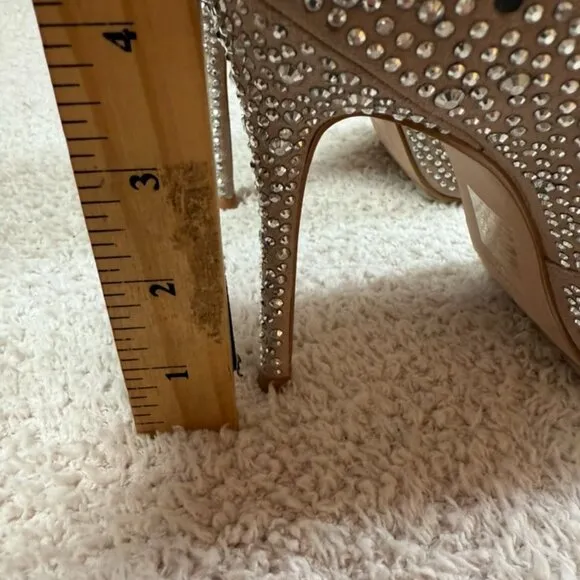 Reiss Marilyn Crystal Pointed Toe Heels Neutral Sz 37 US 7 New Defect Silver