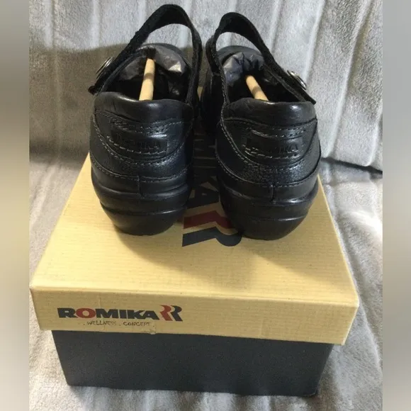 Romika Cassie 50 Mary Jane Flat Black EU 37 US 6 to 6.5