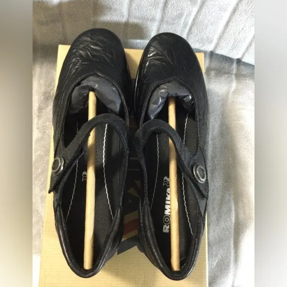 Romika Cassie 50 Mary Jane Flat Black EU 37 US 6 to 6.5