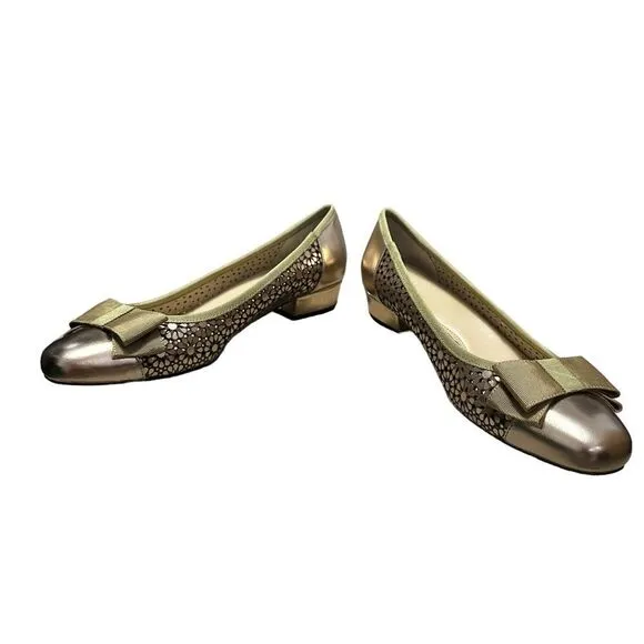 Ros Hommerson bronze Trisha metallic / patent leather flats in a size 9.5SS new