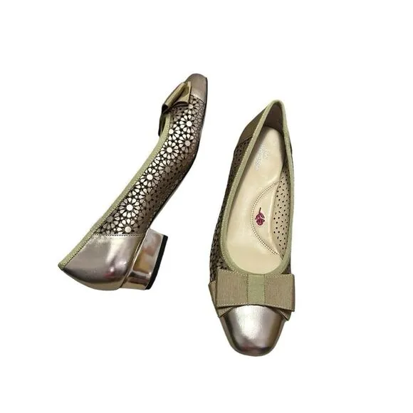 Ros Hommerson bronze Trisha metallic / patent leather flats in a size 9.5SS new