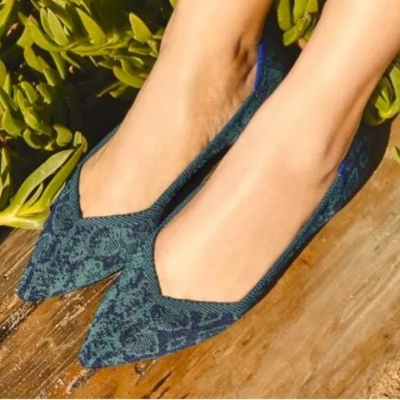 Rothys point emerald green snake size 6 woman’s flat shoes