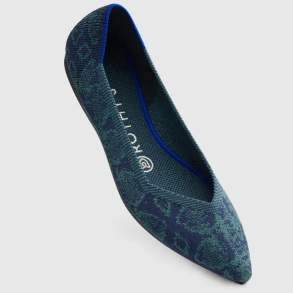 Rothys point emerald green snake size 6 woman’s flat shoes