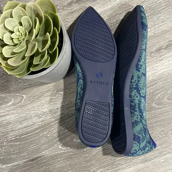 Rothys point emerald green snake size 6 woman’s flat shoes