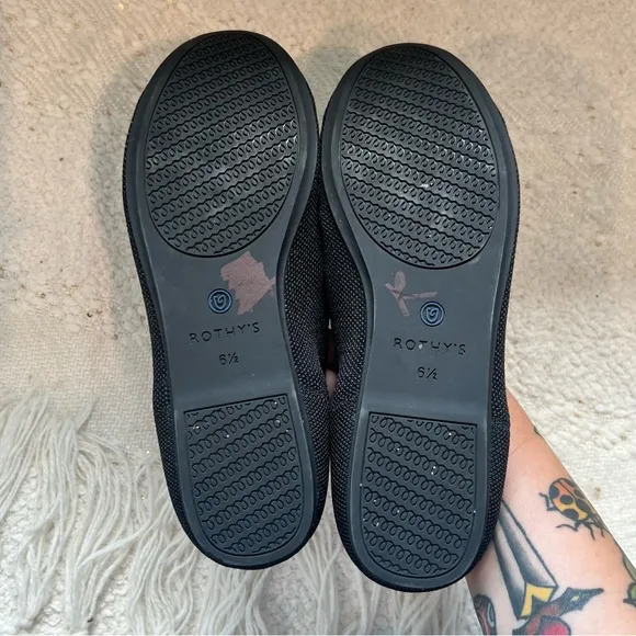 Rothy’s The Flat Black Fabric Round Toe Slip On Flat Shoes 6.5