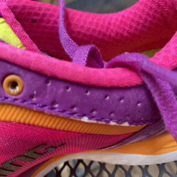 SALMING Running Shoes Distance  Women Anti Bacterial Odor Size 6.5 Floor Model