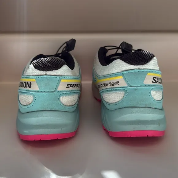 Salomon kid’s Speedcross Shoes | size 1.5 | Bleached Aqua/Blue/Lunar Rock | EUC